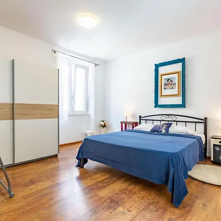 Apartment Luce Mala One Bedroom