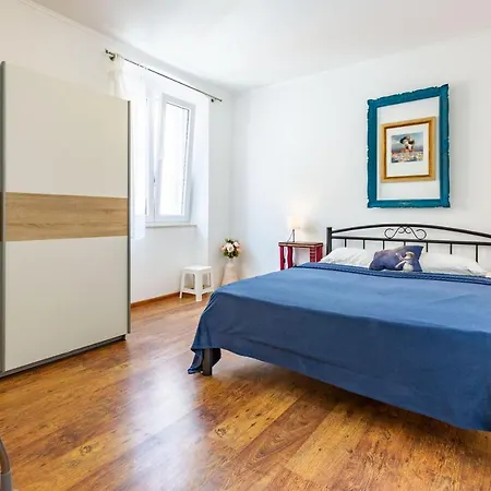 Apartment Luce Mala One Bedroom Zadar